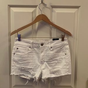 American Eagle White High-Rise Short NWT